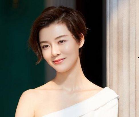 娱乐吃瓜女明星,揭秘吃瓜女明星背后的故事 第1张 娱乐吃瓜女明星,揭秘吃瓜女明星背后的故事 第1张